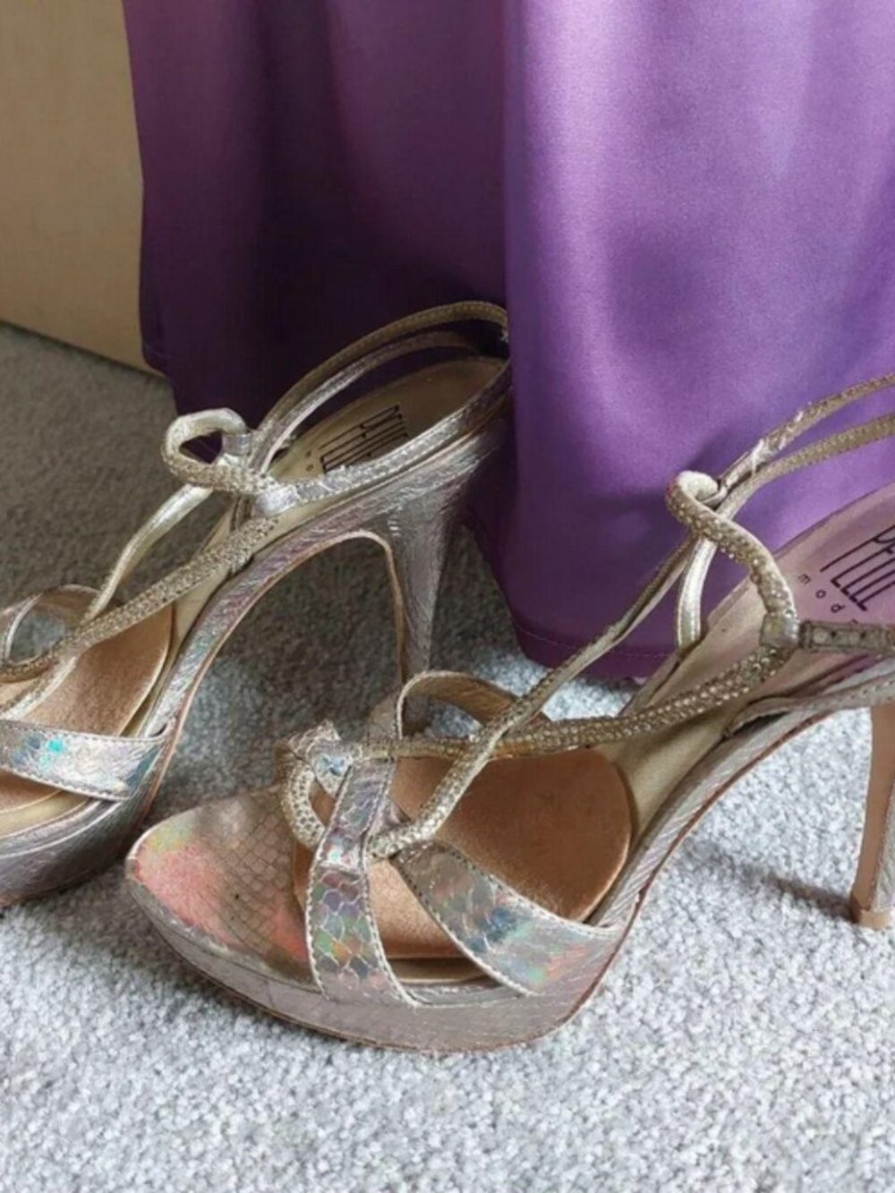 Pelle Moda Platinum Gold Metallic Rhinestone Slingback Heels 7.5